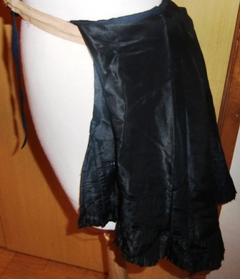 xxM178M 1902 Bustle Petticoat